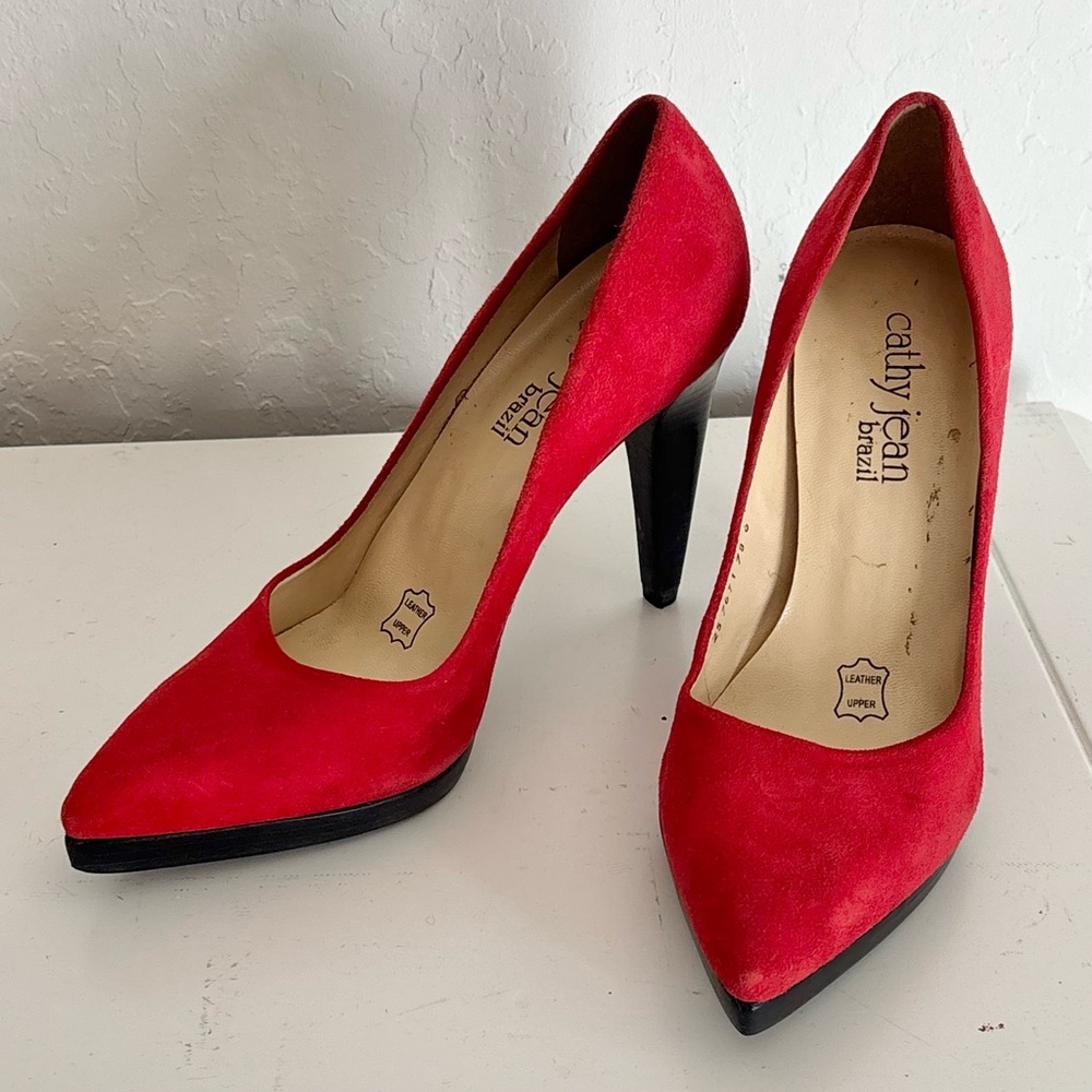 Cathy Jean Brazil Red Suede Black Heel Platform Pumps, Size 6